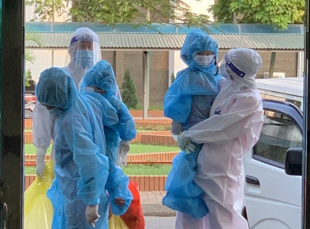 FPT nhan nuoi 1.000 tre mo coi vi COVID: Ong Truong Gia Binh can lam gi?