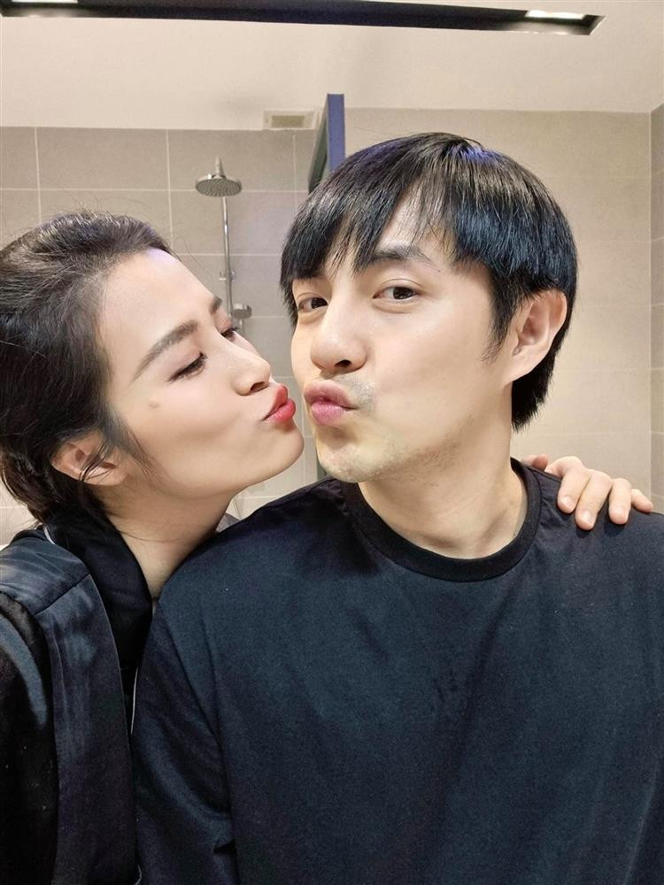 Ong Cao Thang roi hoi 'chi follow minh em', co gai thu 2 la ai?-Hinh-3