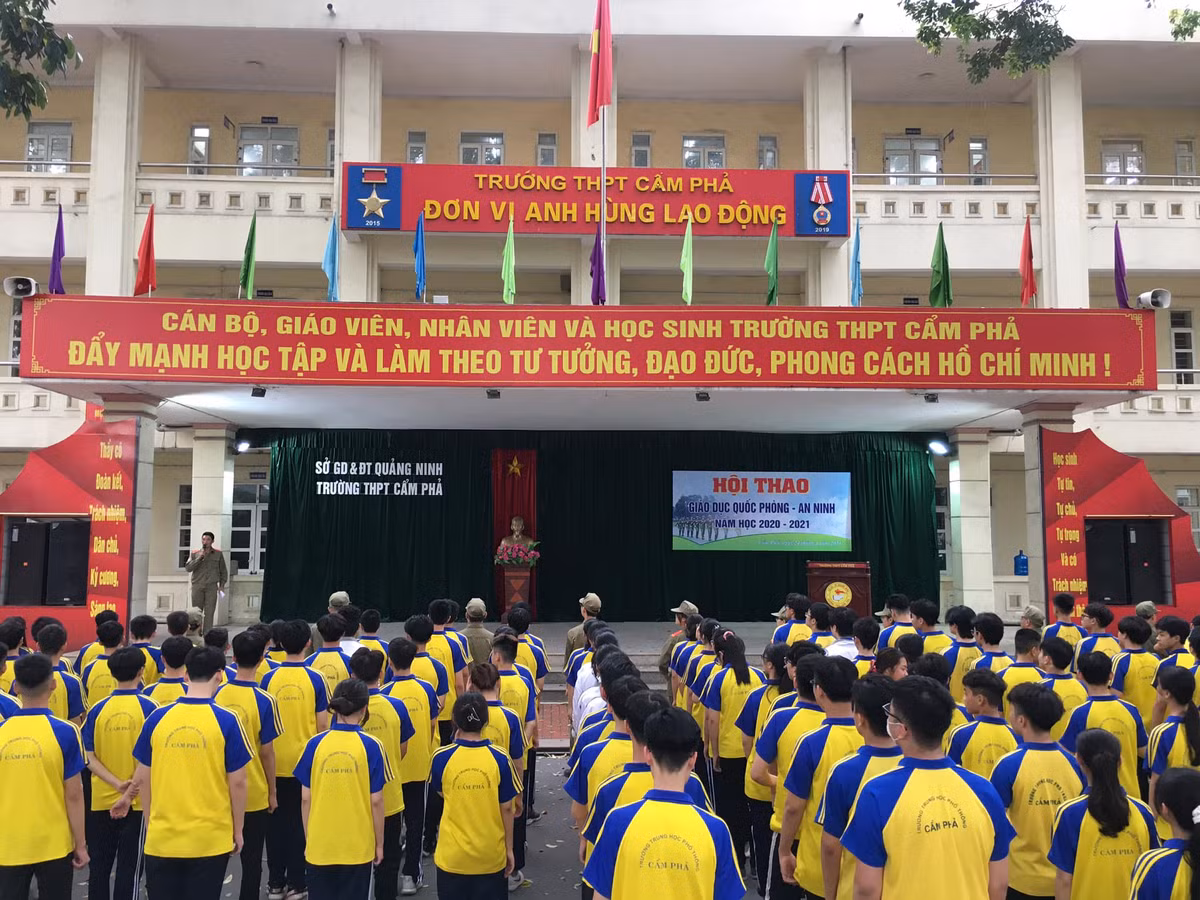  Tỉnh Quảng Ninh: Học sinh các trường công lập và ngoài công lập từ bậc mầm non đến THPT (trừ các trường vốn đầu tư nước ngoài) sẽ được tỉnh hỗ trợ 100% học phí trong năm học 2021 – 2022. 