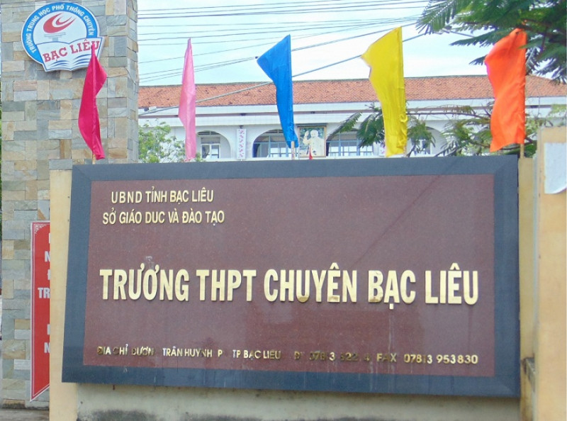  Tỉnh Bạc Liêu: Sở Giáo dục, Khoa học và Công nghệ tỉnh này đã đề xuất miễn học phí cho hơn 160.000 học sinh trong học kỳ I, năm học 2021 - 2022. Hiện UBND tỉnh đang xem xét và xin ý kiến HDNĐ tỉnh với chủ trương miễn học phí.