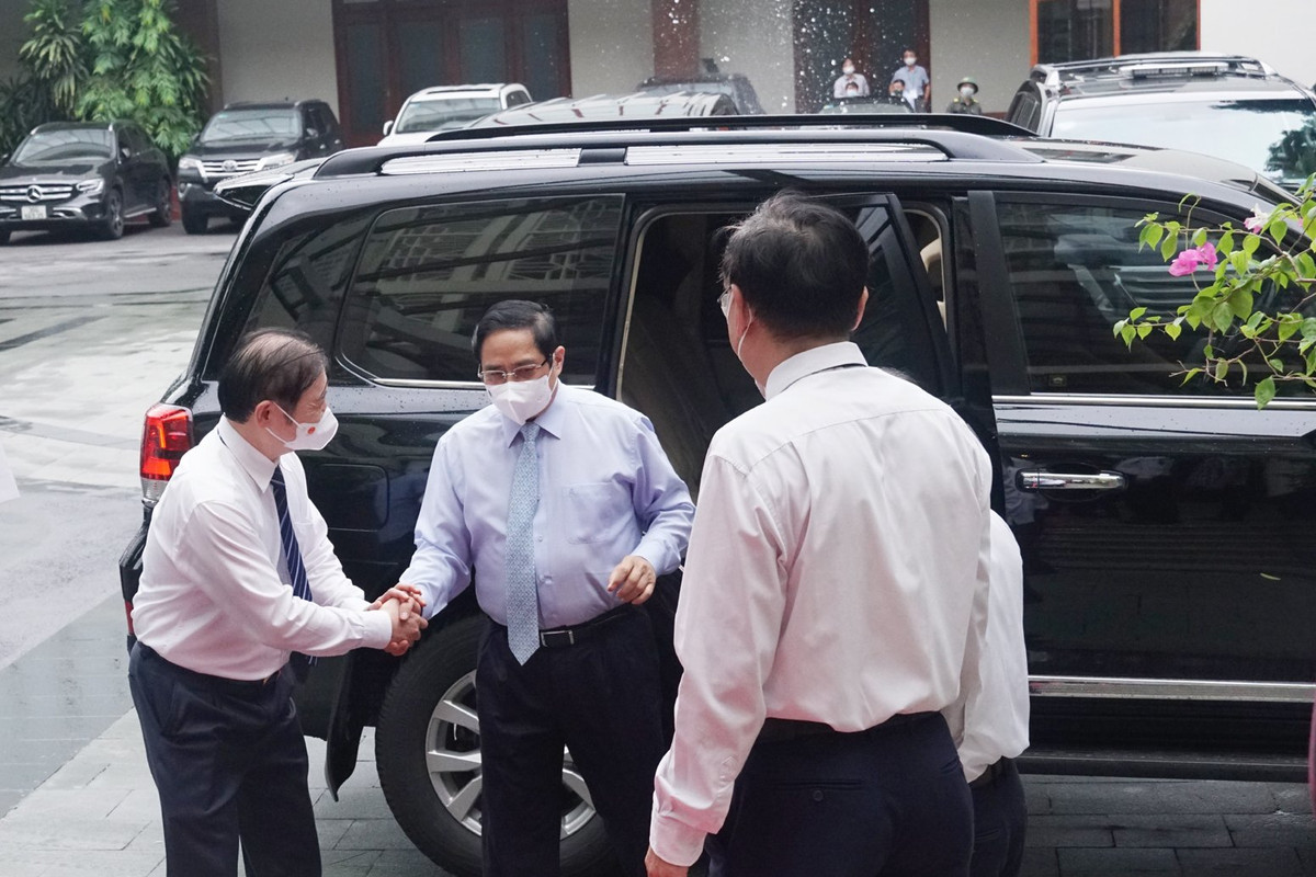 Chiều 15/9, TSKH Phan Xuân Dũng, Chủ tịch VUSTA đón Thủ tướng Phạm Minh Chính dự và chỉ đạo Hội nghị toàn quốc "Đội ngũ trí thức khoa học và công nghệ Việt Nam triển khai thực hiện Nghị quyết Đại hội lần thứ XIII của Đảng" tổ chức tại Trung tâm Hội nghị Quốc tế (11 Lê Hồng Phong, Hà Nội).