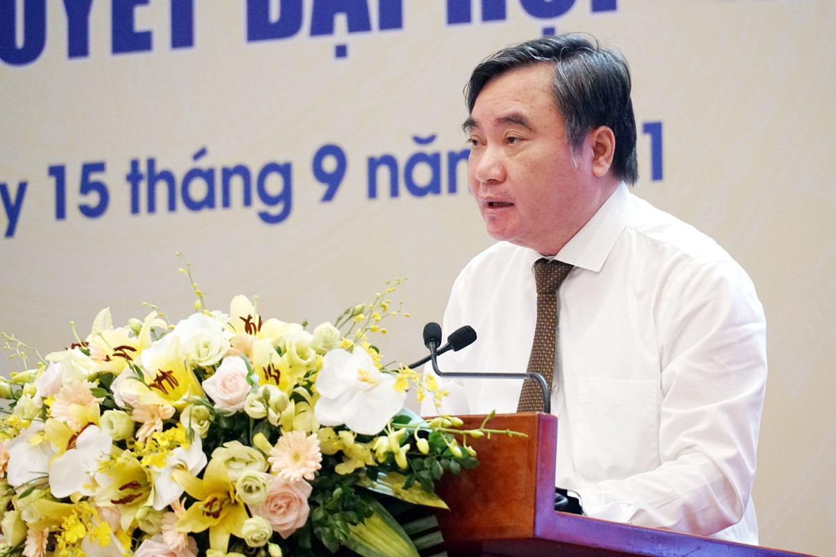 PGS.TS Phạm Quang Thao, Phó Chủ tịch VUSTA trình bày báo cáo “Mục tiêu, nhiệm vụ, giải pháp chủ yếu của Liên hiệp các Hội KH&amp;KT Việt Nam nhằm thực hiện Nghị quyết Đại hội lần thứ XIII của Đảng”.