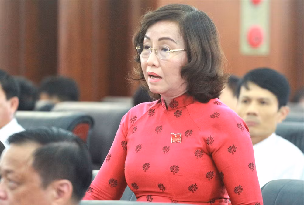 Bà Ngô Thị Kim Yến sinh năm 1969, trình độ Thạc sĩ Kinh tế y tế, Cao cấp lý luận chính trị. 