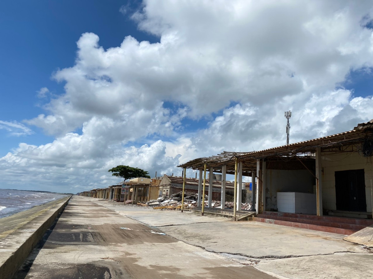 Theo lãnh đạo UBND thị trấn Quất lâm, sau ngày 22/9 các hộ kinh doanh không tự tháo dỡ các công trình và hoàn trả lại mặt bằng, UBND thị trấn sẽ kiên quyết xử lý, giải tỏa triệt để các ki ốt để cải tạo thành công viên ven biển phục vụ vui chơi, giải trí kết hợp trồng cây xanh chắn gió, chắn cát, chắn sóng cho khu vực ven biển Khu du lịch Quất Lâm.