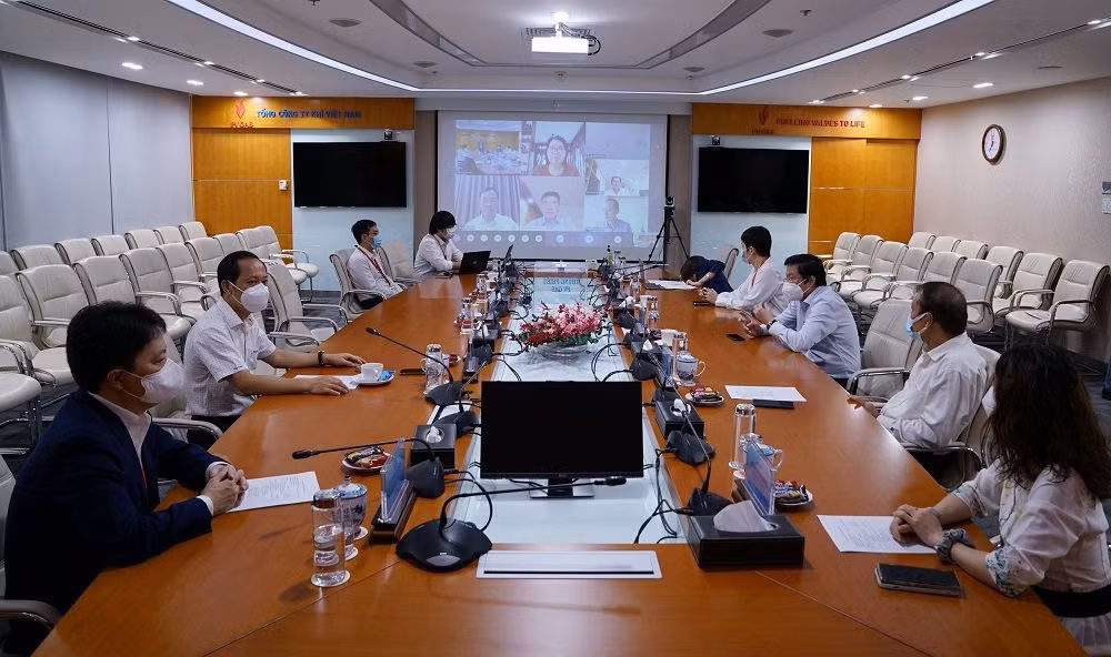 Tại PV GAS, ông Hoàng Văn Quang có 10 năm giữ chức vụ Giám đốc Công ty Dịch vụ Khí – đơn vị trực thuộc PV GAS.