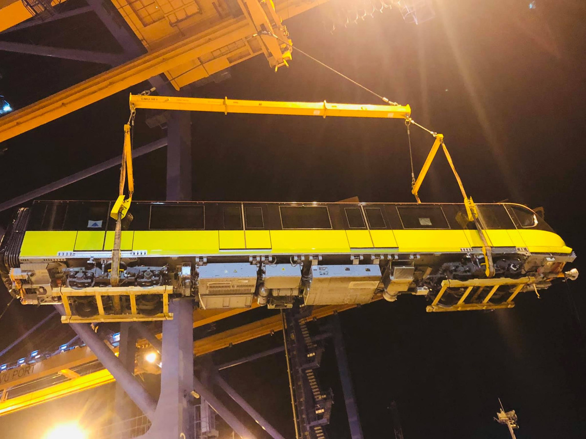 Từ tháng 7/2021, nhà thầu bắt đầu chạy thử nghiệm liên động các đoàn tàu tại Depot và đoạn đi trên cao Nhổn - Cầu Giấy. Theo quy trình, các đoàn tàu và hệ thống thông tin, tín hiệu sẽ được kiểm tra nghiệm thu tĩnh trong Depot (không điện và có điện), chạy thử trên tuyến chính, liên động tích hợp với các hệ thống thiết bị của dự án; kiểm tra nghiệm thu chạy thử và nghiệm thu bàn giao đưa vào sử dụng.