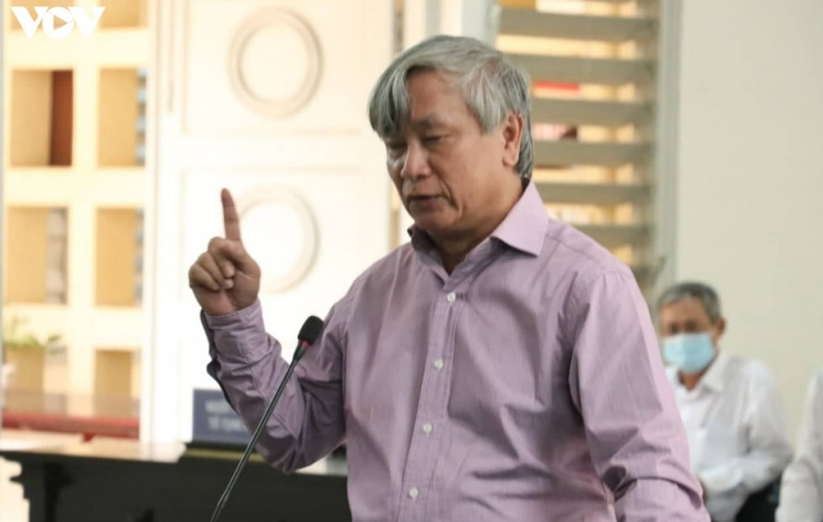  Vụ án thứ ba: Lê Thanh Liêm (cựu Giám đốc Sở Y tế tỉnh Long An) phạm tội “Cố ý làm trái quy định của Nhà nước về quản lý kinh tế gây hậu quả nghiêm trọng”. TAND tỉnh Long An đã tuyên án sơ thẩm, phạt ông Liêm 3 năm tù. Trong suốt quá trình tố tụng, ông Liêm liên tục kêu oan.