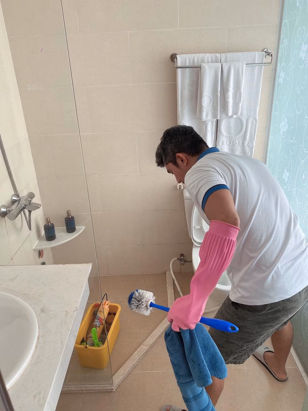 Luong Bang Quang - Ngan 98 phai lam du moi cong viec de duy tri cuoc song-Hinh-3