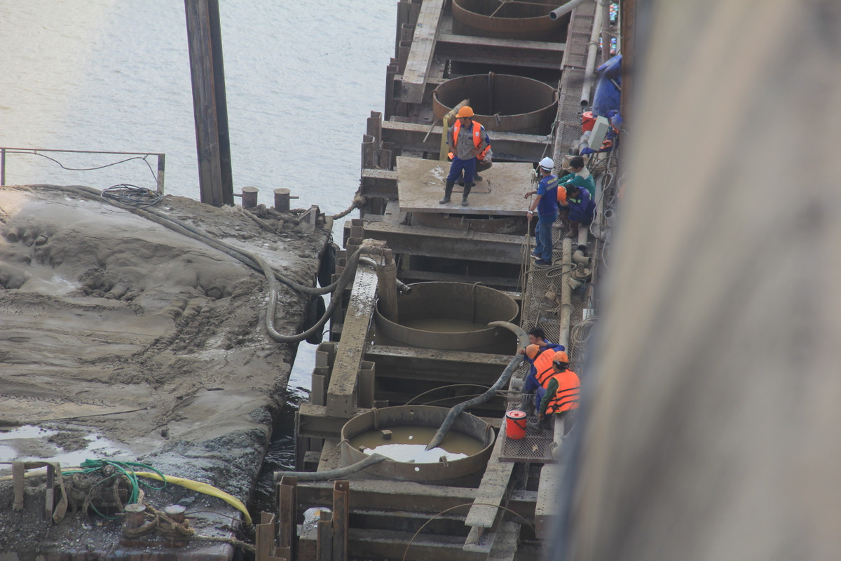 Là một trong 6 công trình giao thông trọng điểm cấp bách trên địa bàn Thủ đô được phép thi công trong thời gian giãn cách xã hội, dự án được các nhà thầu tập trung nhân lực, phương tiện, nỗ lực vượt qua khó khăn do ảnh hưởng của dịch COVID-19 để hoàn thành đúng tiến độ vào năm 2023.