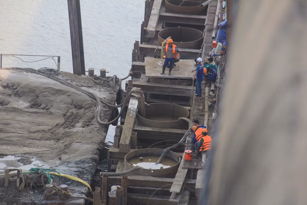 Là một trong 6 công trình giao thông trọng điểm cấp bách trên địa bàn Thủ đô được phép thi công trong thời gian giãn cách xã hội, dự án được các nhà thầu tập trung nhân lực, phương tiện, nỗ lực vượt qua khó khăn do ảnh hưởng của dịch COVID-19 để hoàn thành đúng tiến độ vào năm 2023.