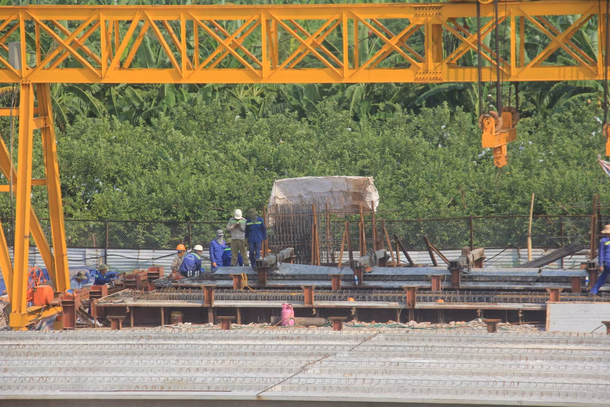 Là công trình giao thông trọng điểm của TP Hà Nội, Cầu Vĩnh Tuy 2 khi được hoàn thành sẽ hoạt động song song với cầu Vĩnh Tuy 1 hiện tại.