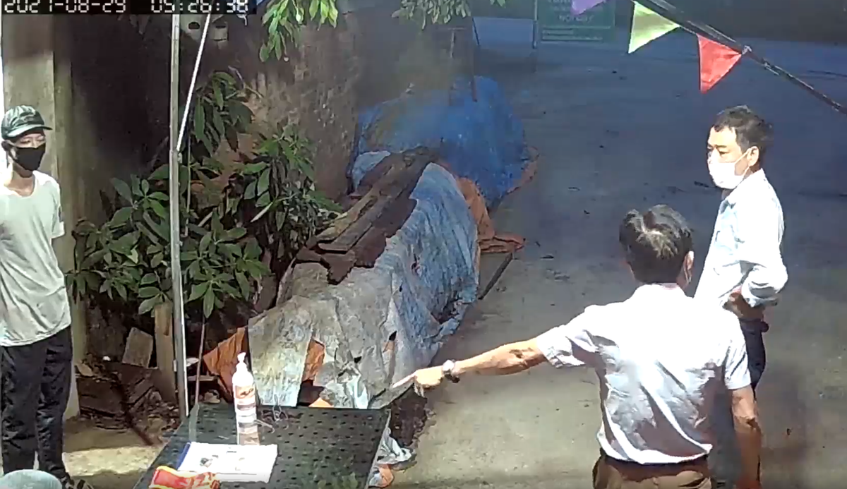 Ha Noi: Xem xet ky luat Truong dai PT xa Hong Quang bi to “thong chot