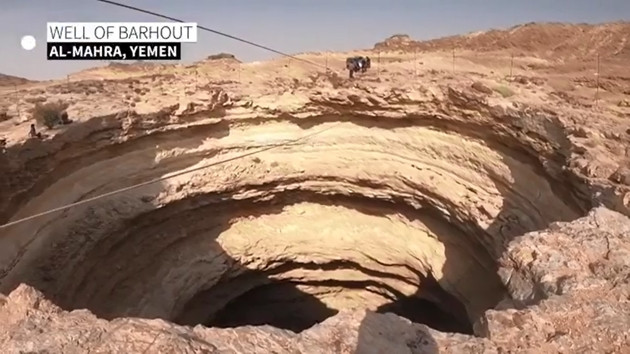 Video: Kham pha “Gieng Dia nguc” chua tung ai dam xuong day-Hinh-4