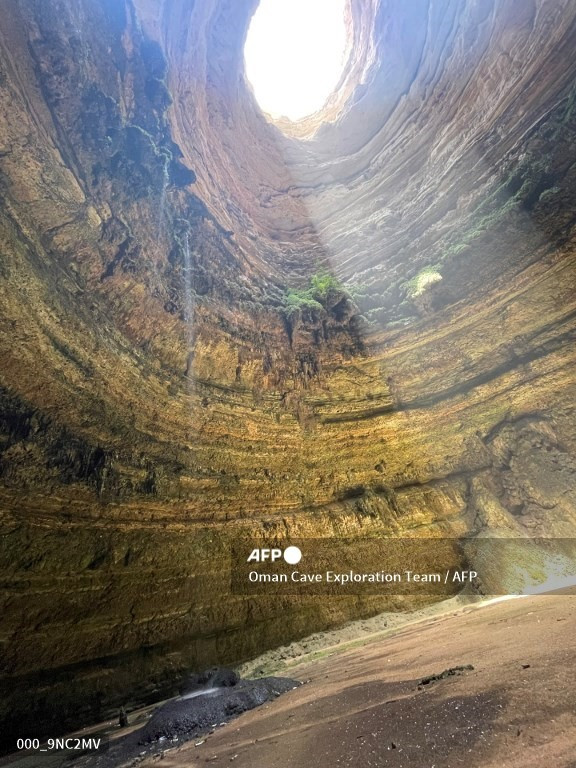 Video: Kham pha “Gieng Dia nguc” chua tung ai dam xuong day-Hinh-7