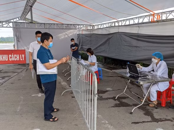 Ha Noi lap camera quet ma QR Code tai 23 chot kiem soat