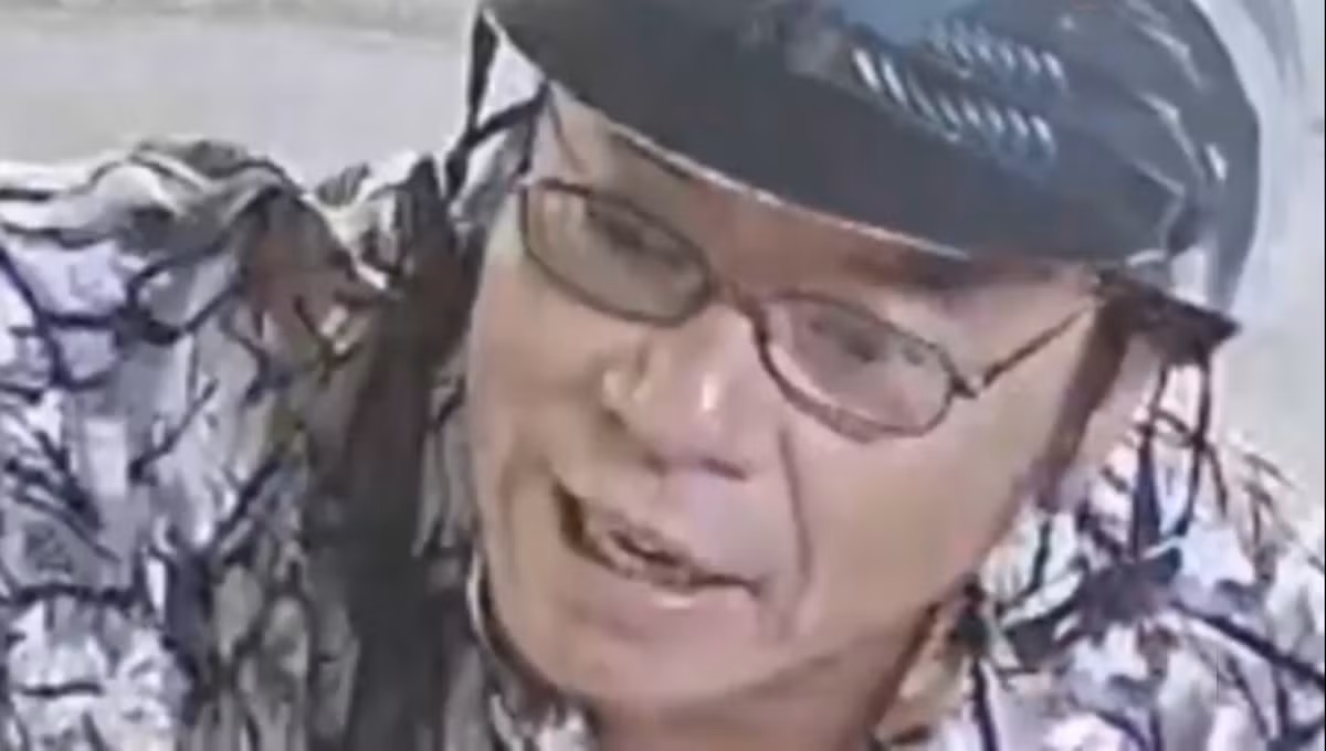 Trước khi gây án, Sóc Tha có 3 tiền án gồm: Cướp tài sản năm 1983 tại tỉnh Hậu Giang, giết người năm 2011 tại tỉnh An Giang; sau khi mãn hạn tù, hắn về huyện Hòn Đất và tiếp tục lợi dụng tín nhiệm chiếm đoạt tài sản, hiện đang bị truy nã.