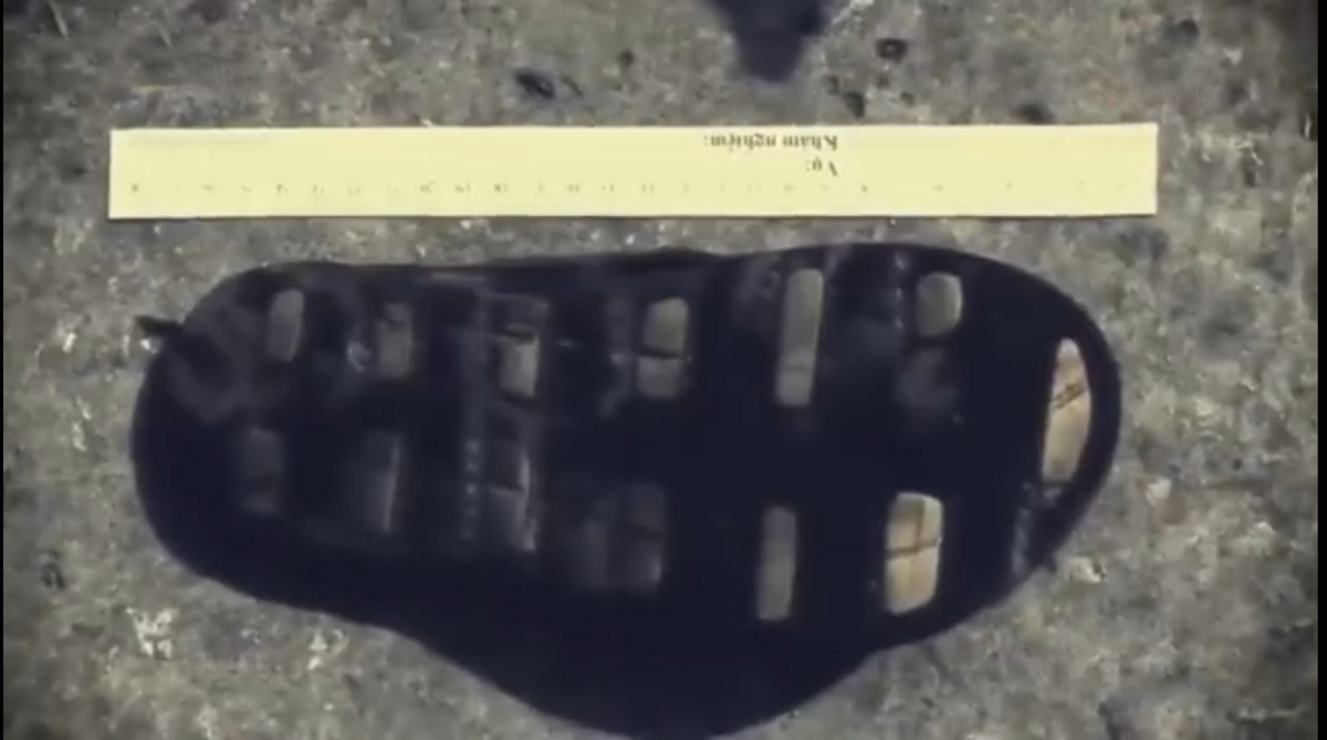 Tại hiện trường, cơ quan Công an phát hiện ví tiền của nạn nhân còn nguyên, không có bất cứ giấy tờ chứng minh nhân thân nào. Nạn nhân vẫn đội mũ bảo hiểm nhưng xung quanh lại không có chiếc xe máy nào, điện thoại di động của nạn nhân cũng biến mất. Cơ quan Công an đối mặt với rất nhiều khó khăn trong việc xác nhận danh tính nạn nhân để điều tra về vụ án.