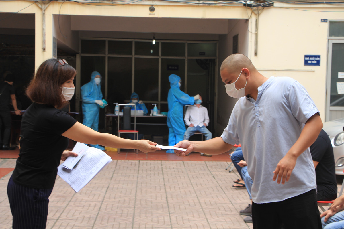 VUSTA yêu cầu, khi đến tham dự Hội nghị, chỉ những người có phiếu xét nghiệm này mới được phép vào cổng Trung tâm Hội nghị Quốc tế, 11 Lê Hồng Phong, Ba Đình, Hà Nội.