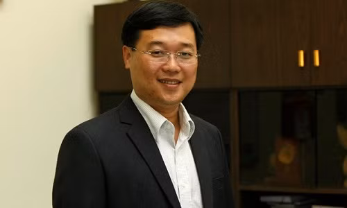 Nguoi duoc Bo Chinh tri gioi thieu Bi thu thu nhat T.U Doan la ai?