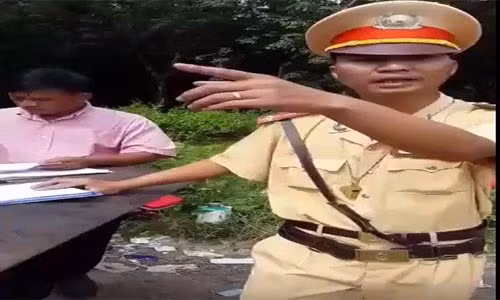 Thieu nu dap moi vi doi CSGT giai thich bi de doa tra thu?-Hinh-2
