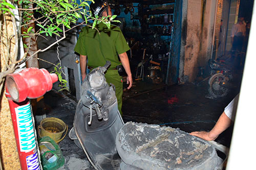 TP HCM: Chay nha 4 tang, 6 nguoi keu cuu-Hinh-3