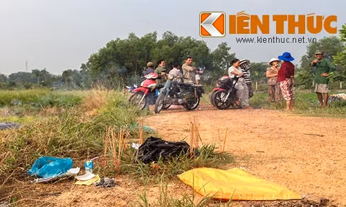 Thi the be trai nguyen cuong ron bi vut duoi muong nuoc-Hinh-2