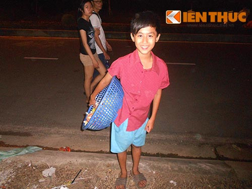 Nhung dua tre khao khat mot lan duoc pha co trung thu