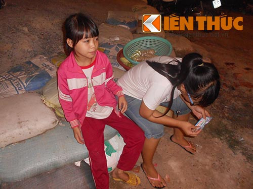 Nhung dua tre khao khat mot lan duoc pha co trung thu-Hinh-2