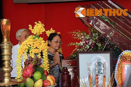 Giới văn nghệ sĩ nén đau thương nhìn mặt "cây đại thụ" của nền âm nhạc Việt Nam lần cuối.