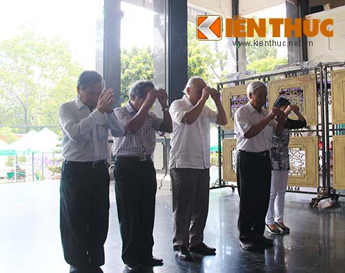 Hai “dai thu” lang am nhac mat cung ngay, dam tang cung noi-Hinh-2