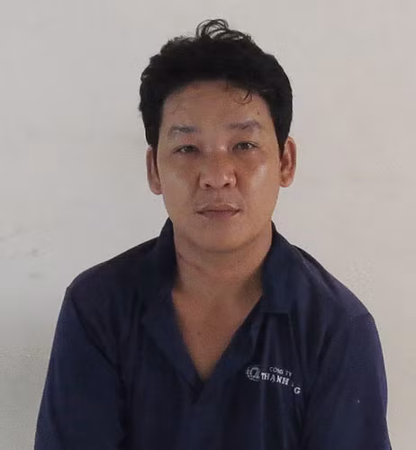 Chan dung ga chong dam vo da man o Binh Duong