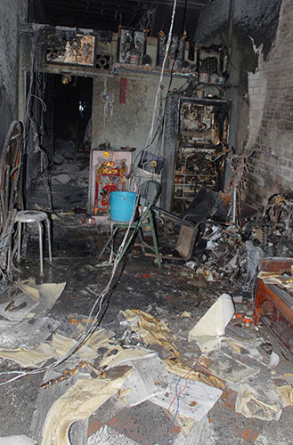 Pho Sai Gon nao loan vi can nha 3 tang boc chay