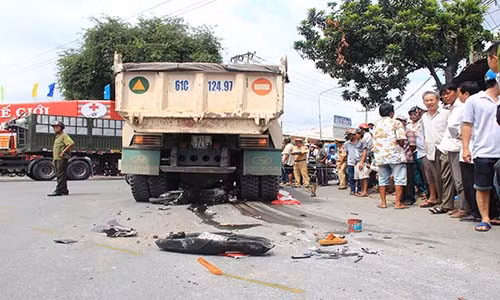 “Hung than” xe ben can xe may, nguoi dan ong chet tham