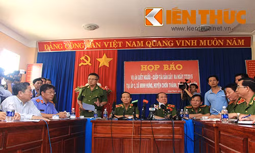 Thiếu tướng Hồ Sĩ Tiến thông tin về những câu hỏi nghi vấn trong vụ thảm sát.