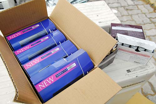 Bat 4 container hang dien tu va my pham nhap lau-Hinh-3