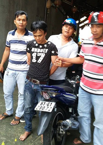 Hiep si bat gon ten trom xe chi sau 30 phut truy tim