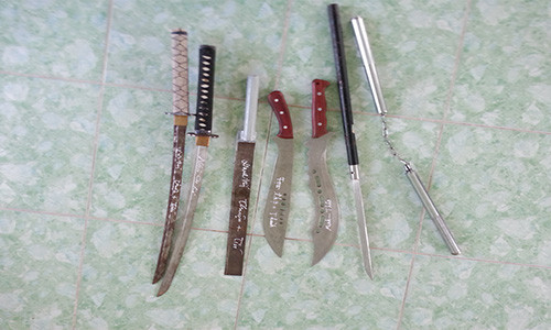 Băng nhóm học sinh Bình Dương dùng mã tấu chém cảnh sát Bang nhom hoc sinh Binh Duong dung ma tau chem canh sat