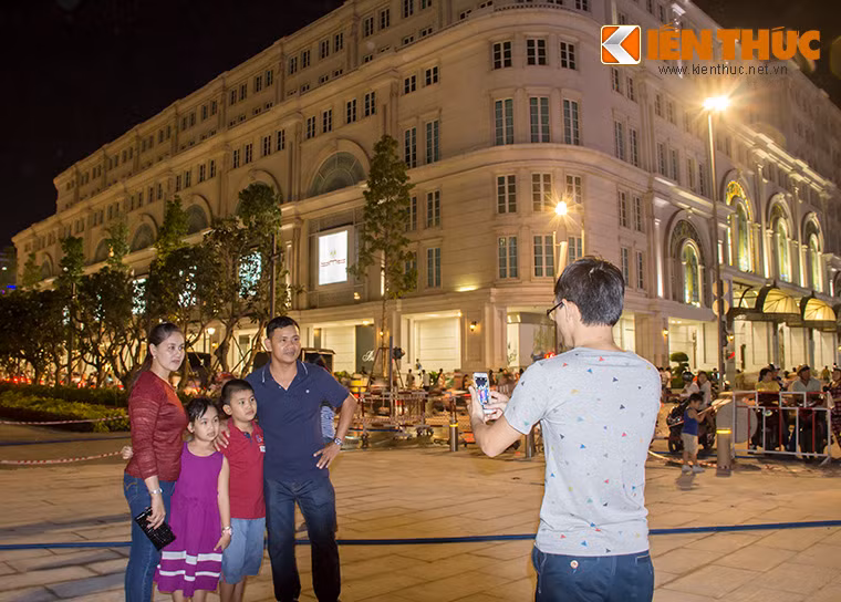 Ngam pho di bo Nguyen Hue truoc ngay van hanh chinh thuc-Hinh-3