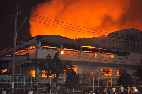 Chay ngun ngut suot dem tai cong ty non mu Dong Nai