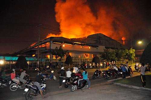 Chay ngun ngut suot dem tai cong ty non mu Dong Nai-Hinh-2