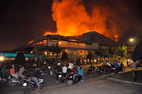 Chay ngun ngut suot dem tai cong ty non mu Dong Nai-Hinh-2