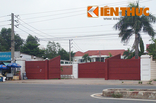 Vi sao 1000 cong nhan dinh cong phan doi ba chu Dai Loan?