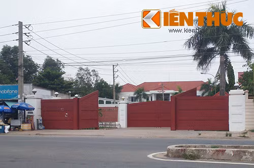 Vi sao 1000 cong nhan dinh cong phan doi ba chu Dai Loan?