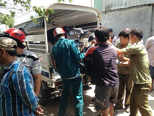 2 thanh nien chet trong nha kho la do bi truy sat-Hinh-2