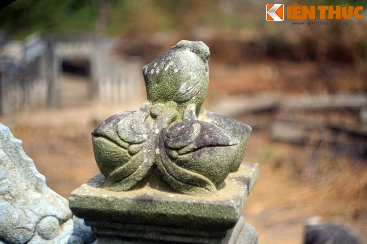 Đồng thời, nó cũng thể hiện tâm hồn phóng khoáng của cư dân ở một vùng đất mới khai phá, không câu nệ vào những hình tượng mang tính quy phạm xưa cũ... Mời quý độc giả xem video: Văn hóa dòng họ - nét đặc sắc trong văn hóa Việt. Nguồn: VTC10.