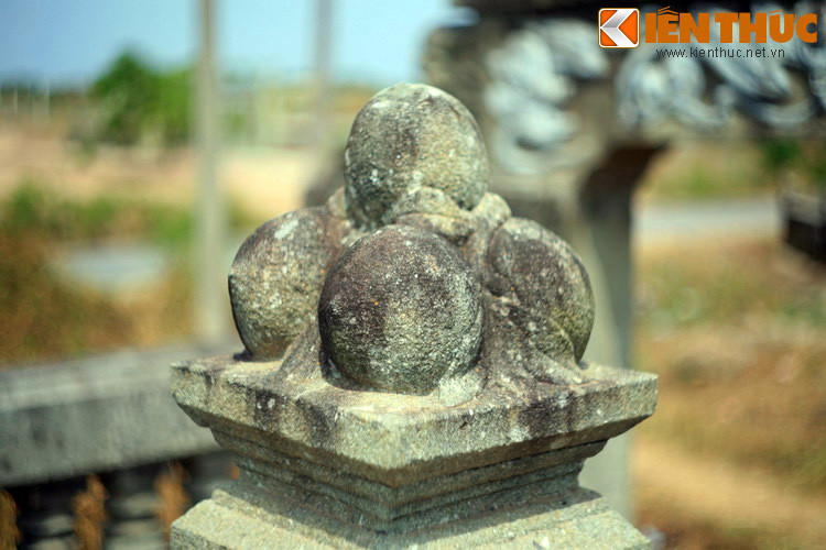 Có thể nói, cách tạo hình lăng mộ độc đáo này phán ánh rất sinh động văn hóa miệt vườn đã ăn sâu vào tâm thức cư dân Nam Bộ xưa.