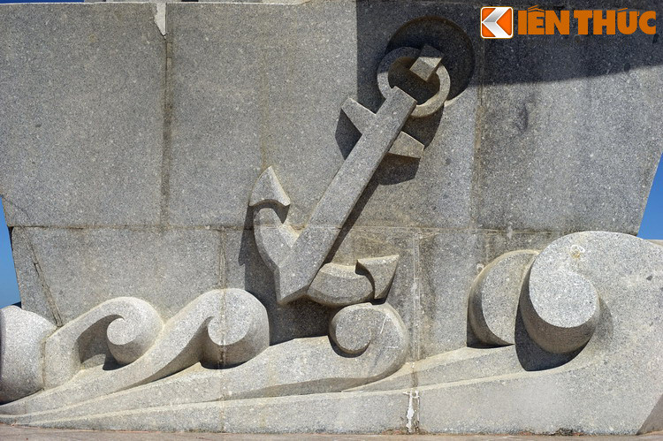 “...Tượng đài cũng nhắc nhở mỗi người Việt Nam về giá trị thiêng liêng của chủ quyền và toàn vẹn lãnh thổ Tổ quốc”.