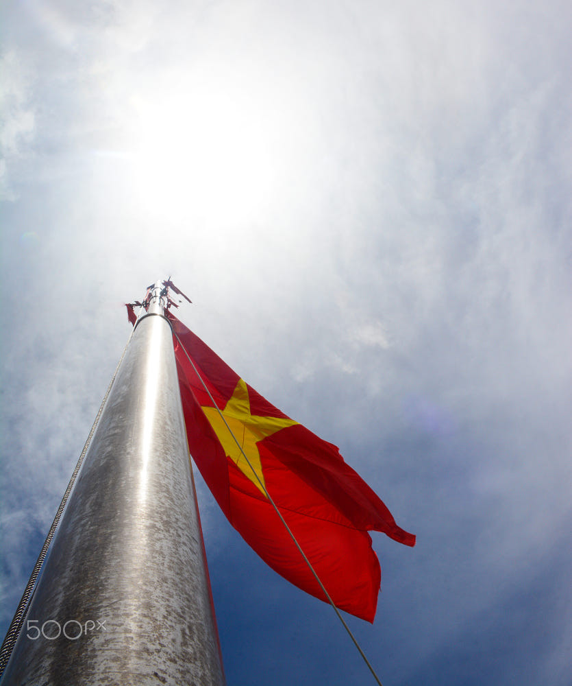 Cột cờ Tổ quốc trên núi Thới Lới.