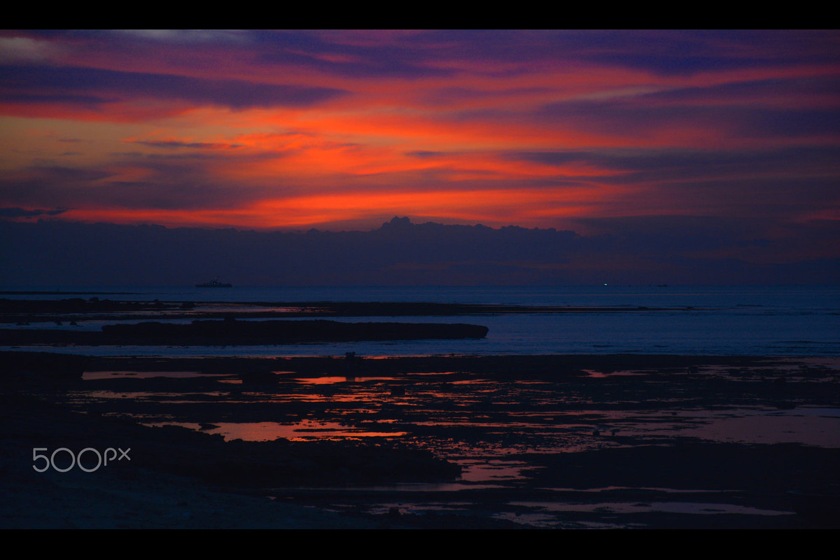 Một buổi hoàng hôn nơi hải đảo.