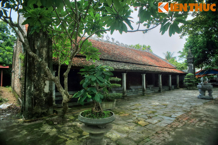 Theo sử sách, Thái miếu đầu tiên của nhà Hậu Lê nằm ở Cố đô Lam Kinh (Thọ Xuân, Thanh Hóa). Sau khi Lam Kinh bị hỏa hoạn, Thái miếu được chuyển về Thăng Long với tên gọi Hoằng Đức. Năm 1805, vua Gia Long đã chuyển Thái miếu nhà Hậu Lê về đất Bố Vệ (vị trí hiện tại).